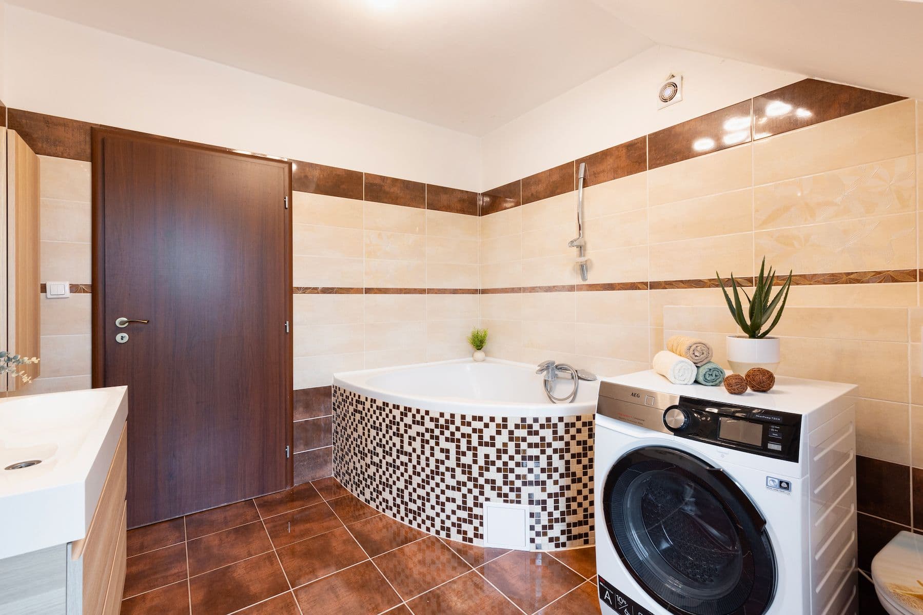 Predaj domu 213 m², pozemek 290 m², Čs. armády, Pletený Újezd, Středočeský kraj Predaj domu 213 m², pozemek 290 m², Čs. armády, Pletený Újezd, Středočeský kraj