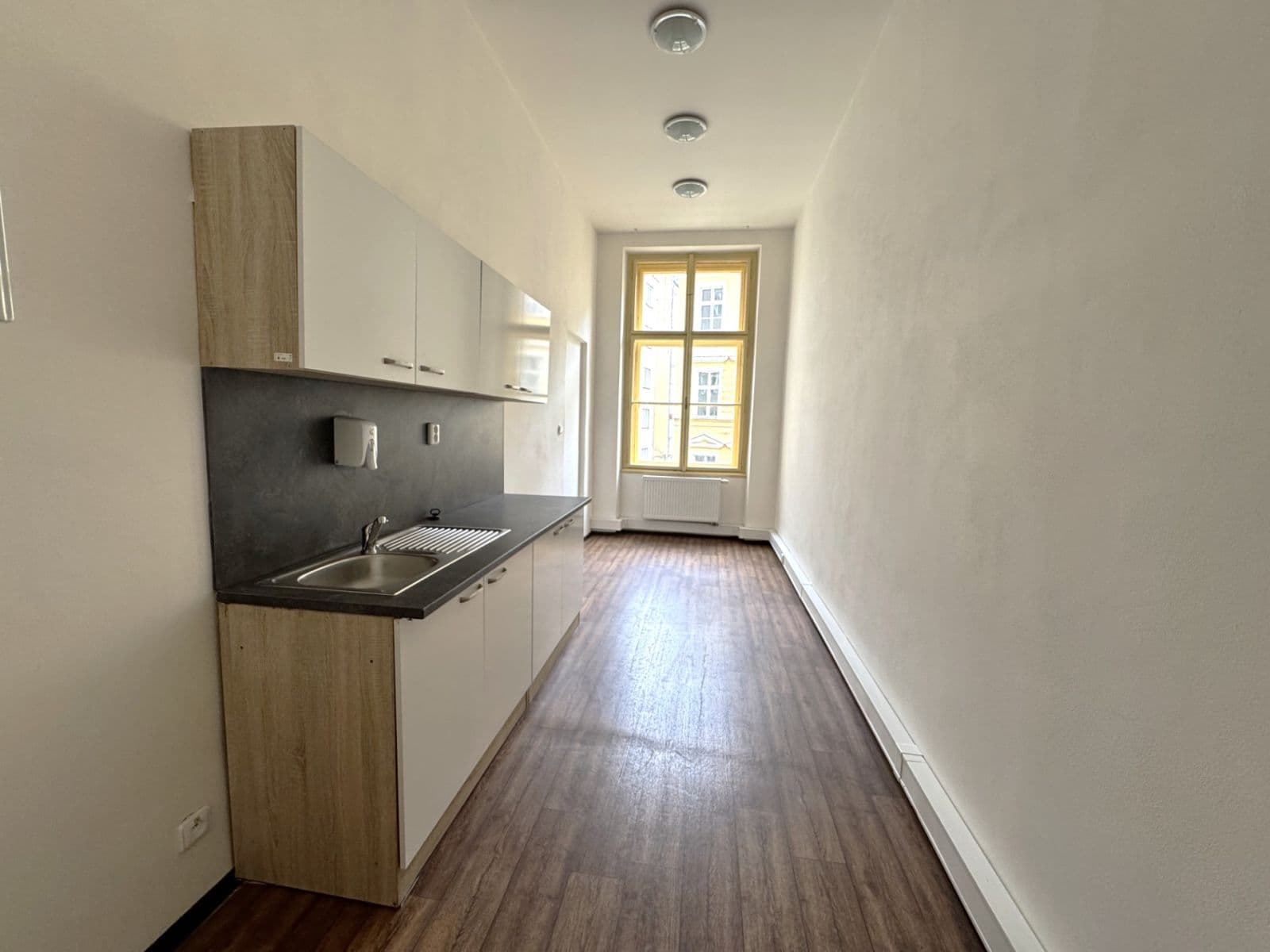 Prenájom kancelárie 167 m², Žitná, Praha, Praha Prenájom kancelárie 167 m², Žitná, Praha, Praha