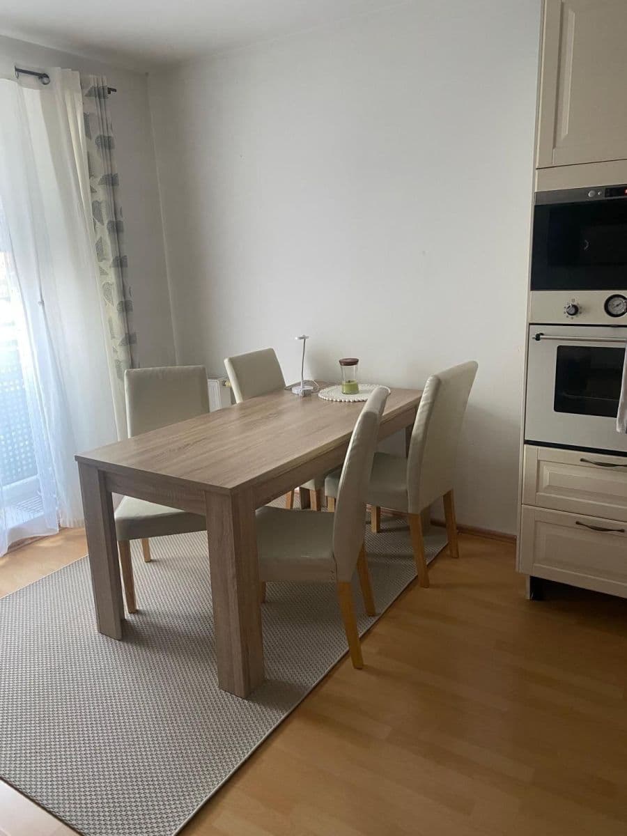 Prenájom bytu 2-izbový 79 m², K Pískovně, Strančice, Středočeský kraj Prenájom bytu 2-izbový 79 m², K Pískovně, Strančice, Středočeský kraj