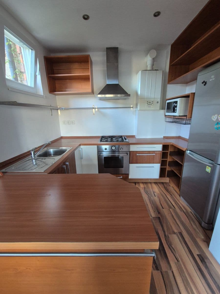 Predaj bytu 2-izbový 95 m², Skřivánčí, Jablonec nad Nisou, Liberecký kraj Predaj bytu 2-izbový 95 m², Skřivánčí, Jablonec nad Nisou, Liberecký kraj