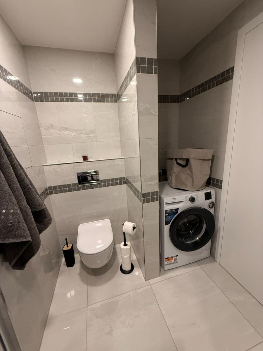 Prenájom bytu 1-izbový 33 m², Lučištníků, Praha, Praha Prenájom bytu 1-izbový 33 m², Lučištníků, Praha, Praha