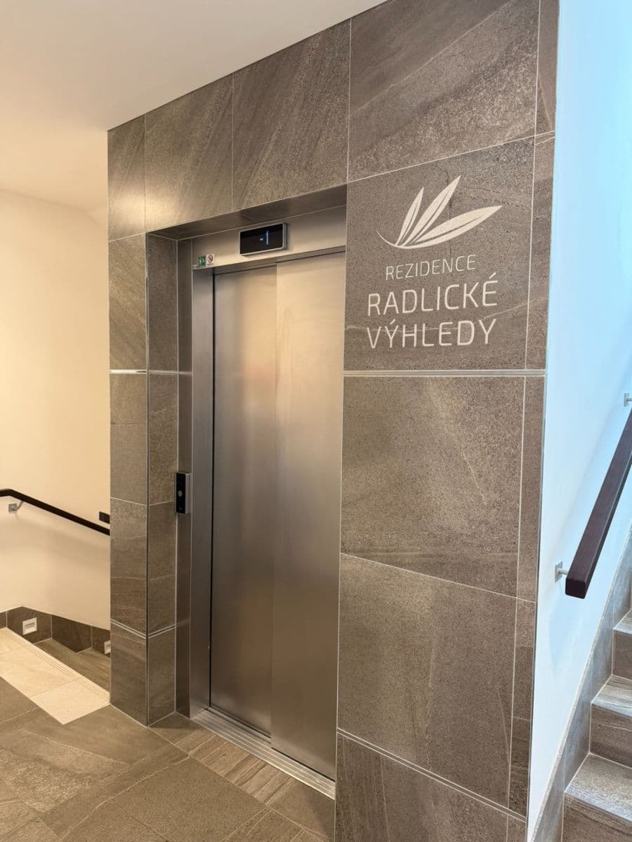 Prenájom bytu 1-izbový 33 m², Lučištníků, Praha, Praha Prenájom bytu 1-izbový 33 m², Lučištníků, Praha, Praha