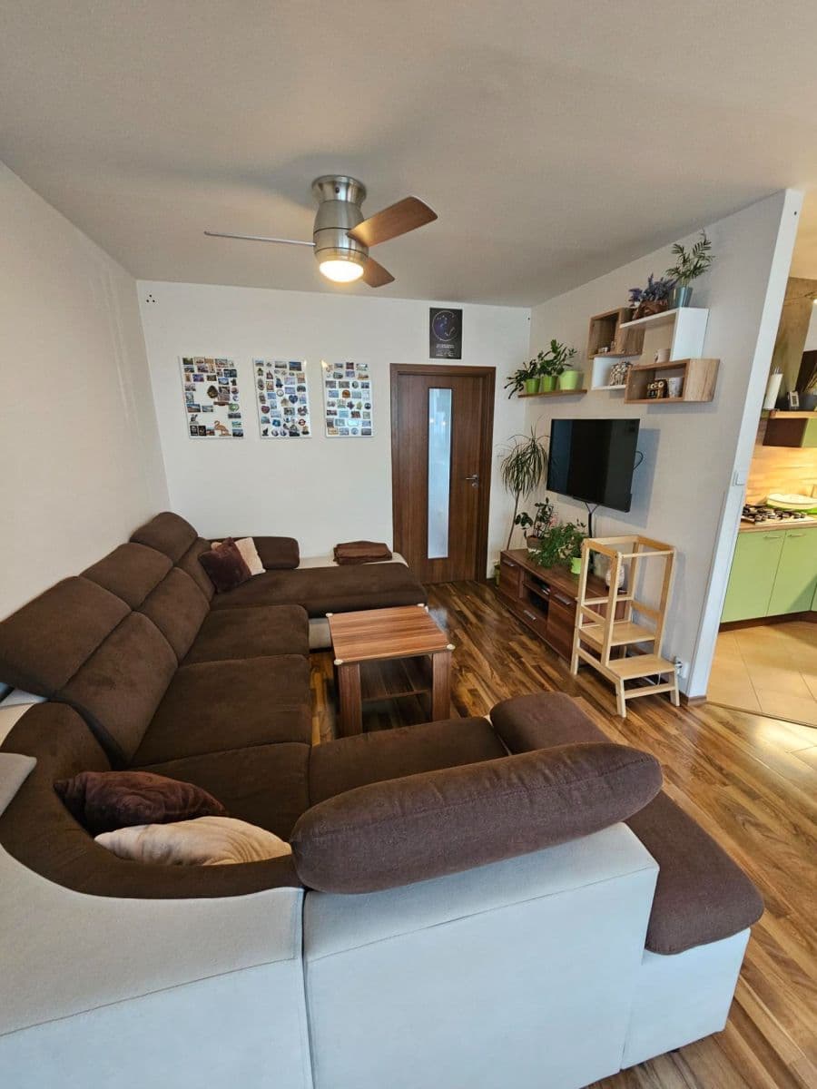 Prenájom bytu 3-izbový 63 m², Kotorská, Praha, Praha Prenájom bytu 3-izbový 63 m², Kotorská, Praha, Praha