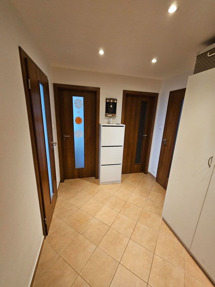 Prenájom bytu 3-izbový 63 m², Kotorská, Praha, Praha Prenájom bytu 3-izbový 63 m², Kotorská, Praha, Praha