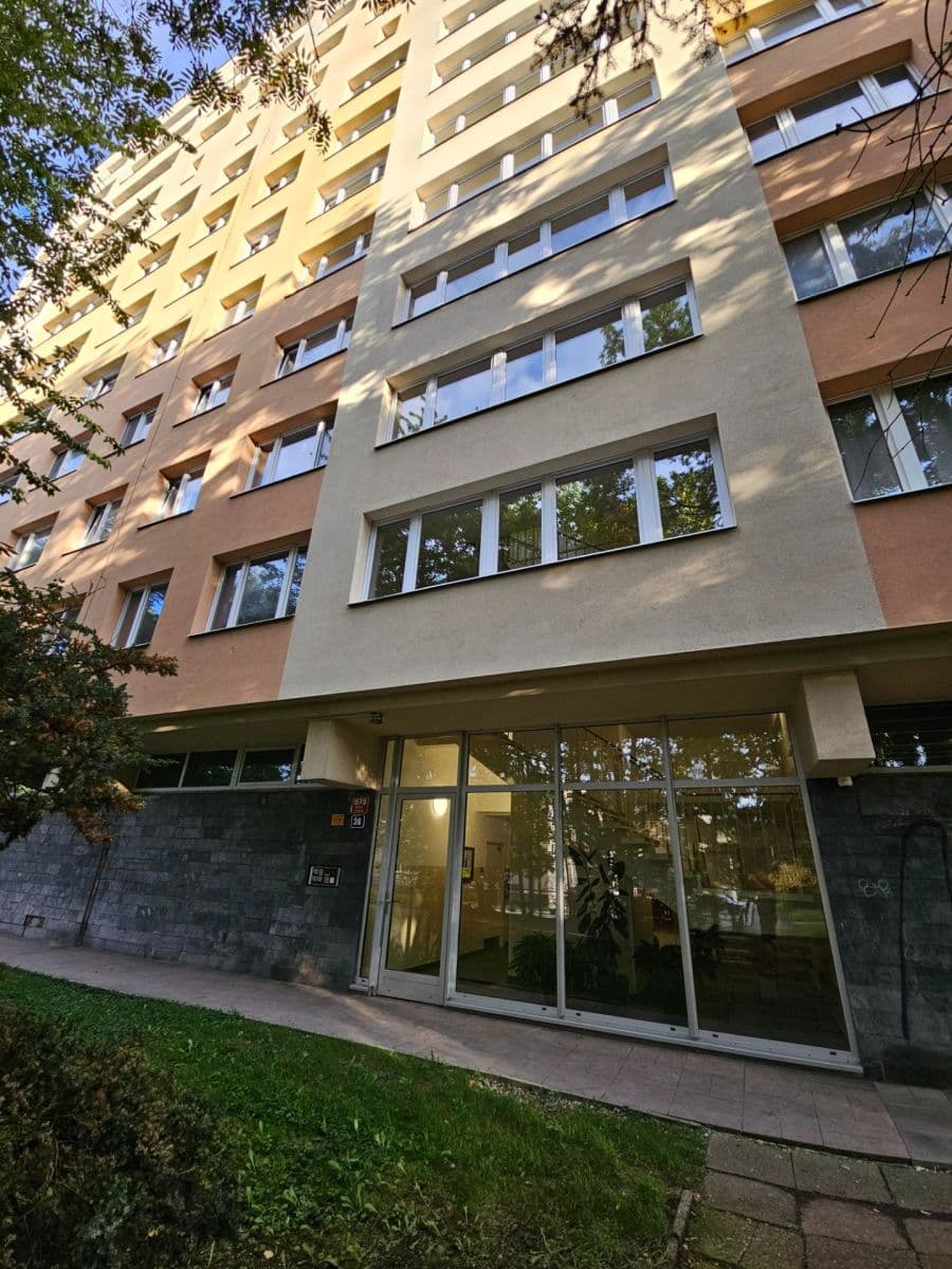 Prenájom bytu 3-izbový 63 m², Kotorská, Praha, Praha Prenájom bytu 3-izbový 63 m², Kotorská, Praha, Praha
