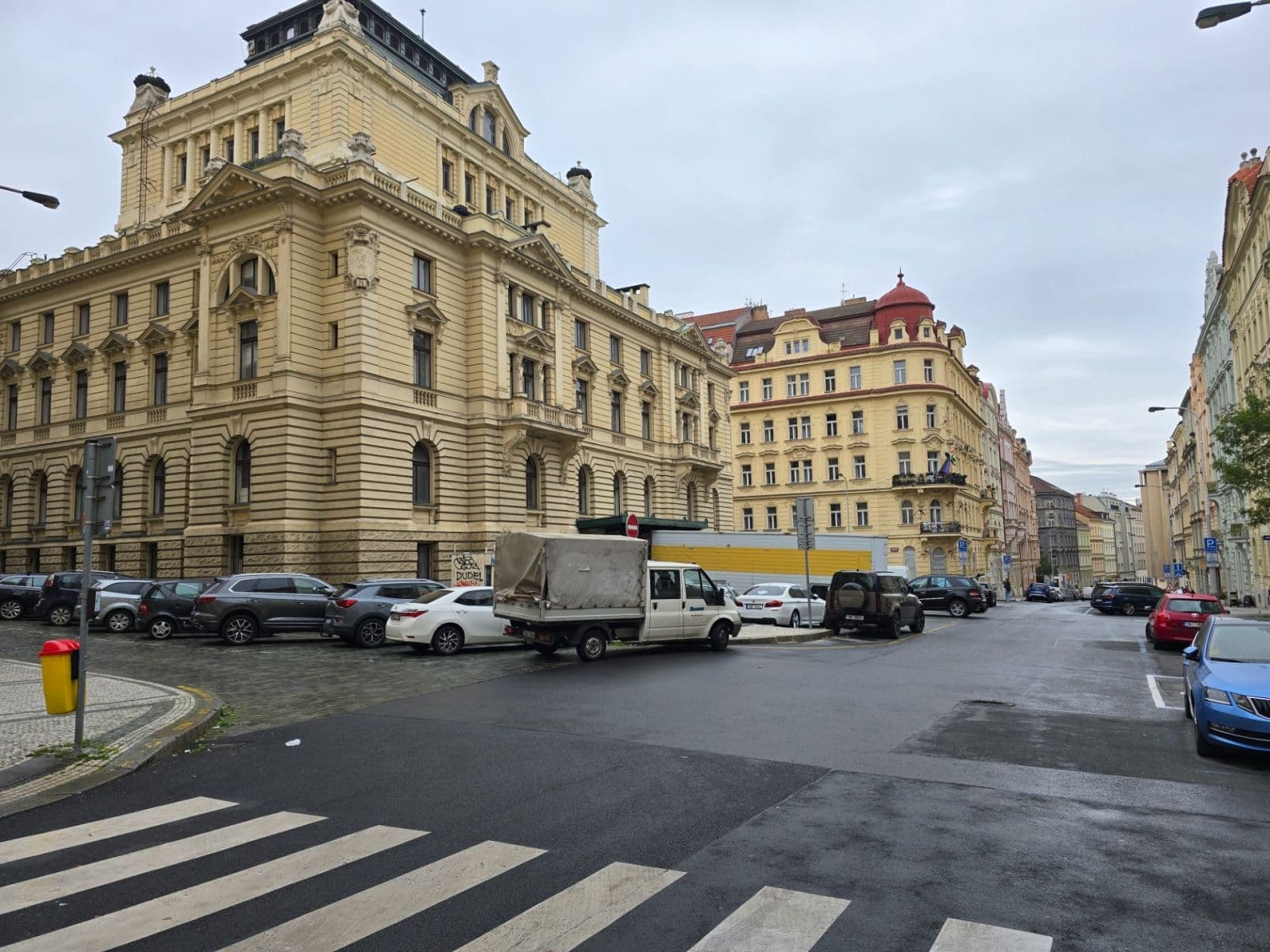 Prenájom bytu 2-izbový 50 m², Římská, Praha, Praha Prenájom bytu 2-izbový 50 m², Římská, Praha, Praha