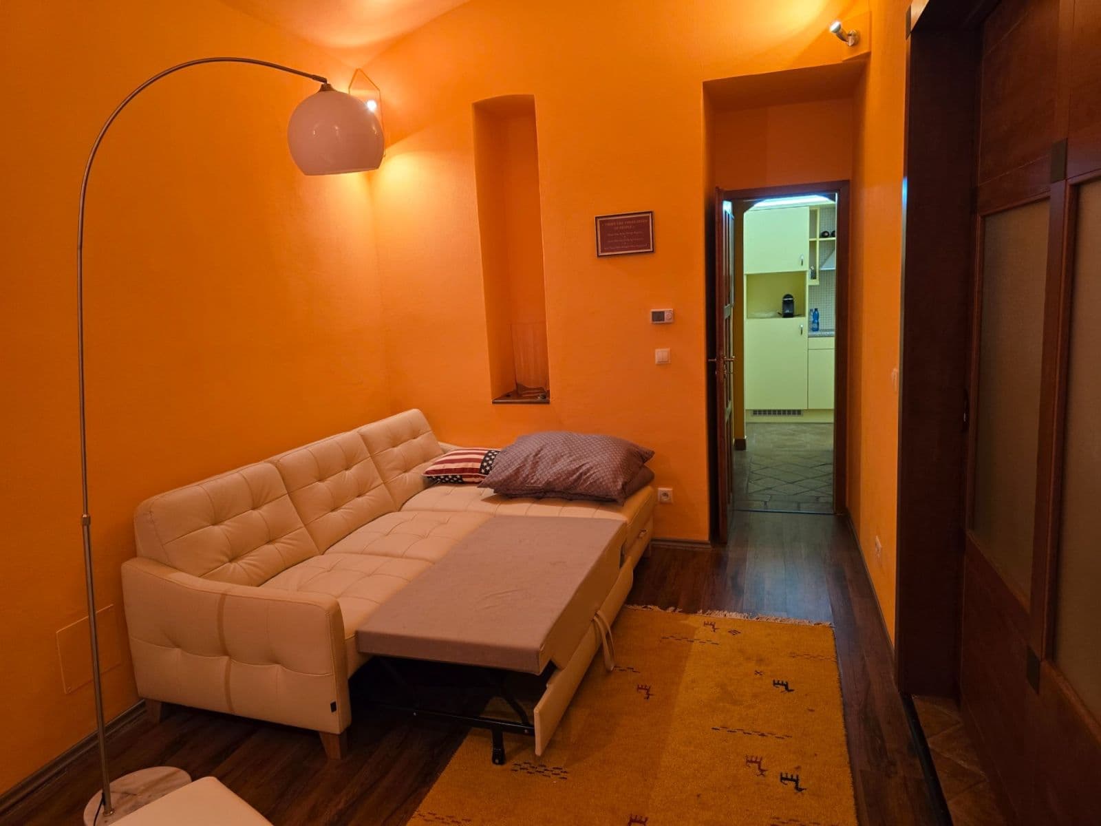 Prenájom bytu 2-izbový 50 m², Římská, Praha, Praha Prenájom bytu 2-izbový 50 m², Římská, Praha, Praha
