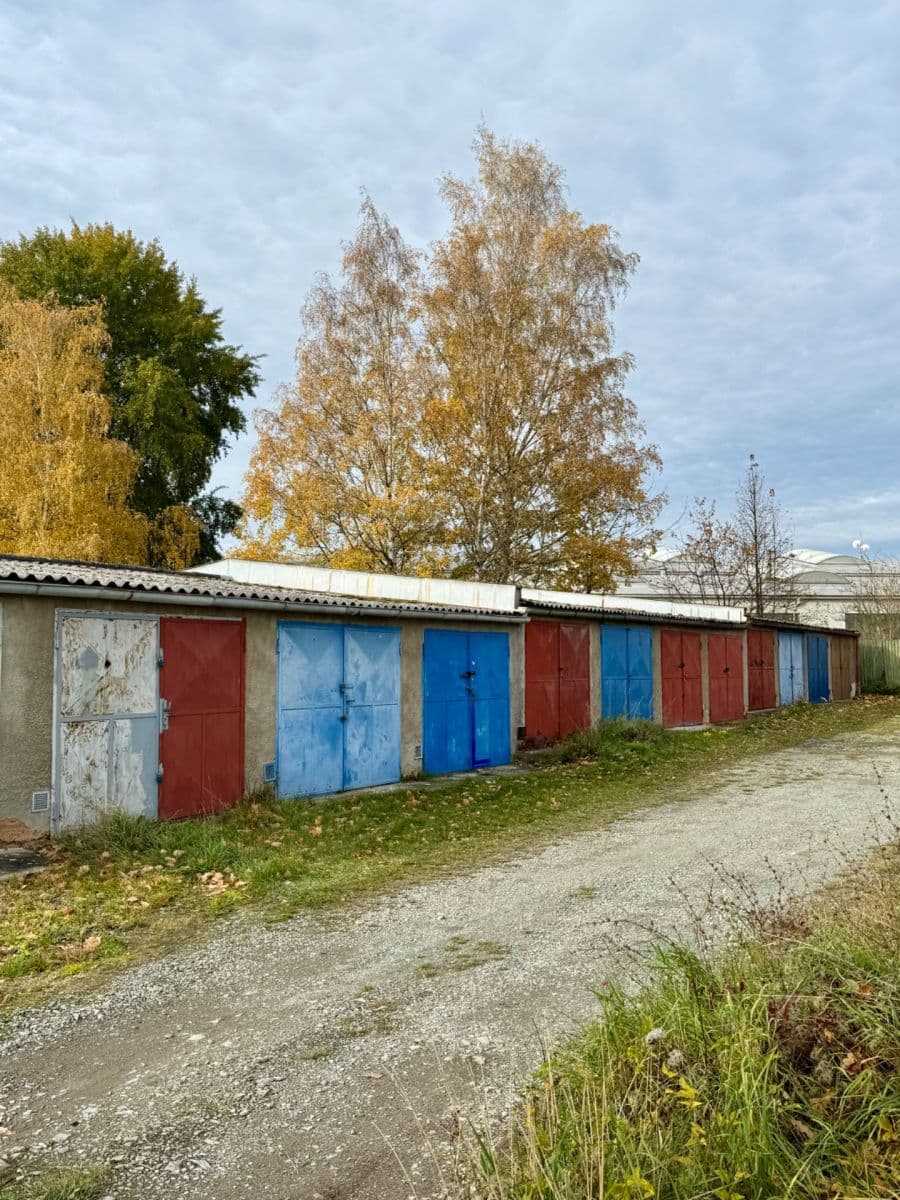 Predaj garáže 19 m², Cyklistická, Plzeň, Plzeňský kraj Predaj garáže 19 m², Cyklistická, Plzeň, Plzeňský kraj