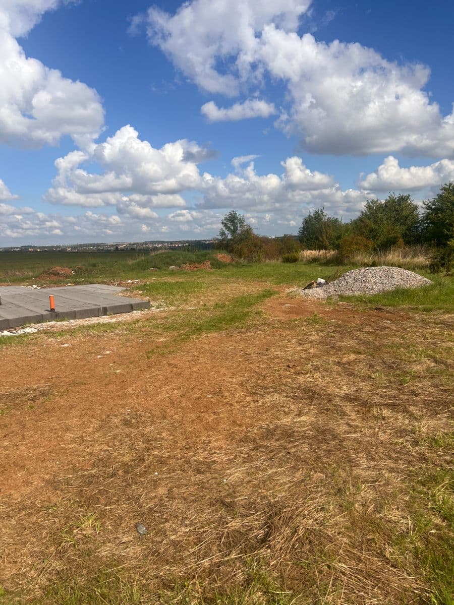 Predaj pozemku 1.233 m², V Hlinkách, Vysoký Újezd, Středočeský kraj Predaj pozemku 1.233 m², V Hlinkách, Vysoký Újezd, Středočeský kraj