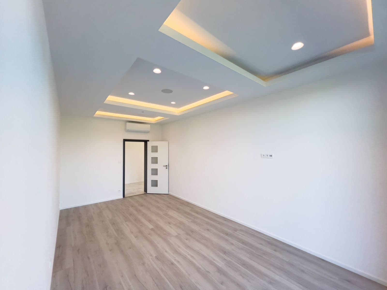 Predaj domu 280 m², pozemek 1.061 m², Oblouková, Všestary, Středočeský kraj Predaj domu 280 m², pozemek 1.061 m², Oblouková, Všestary, Středočeský kraj