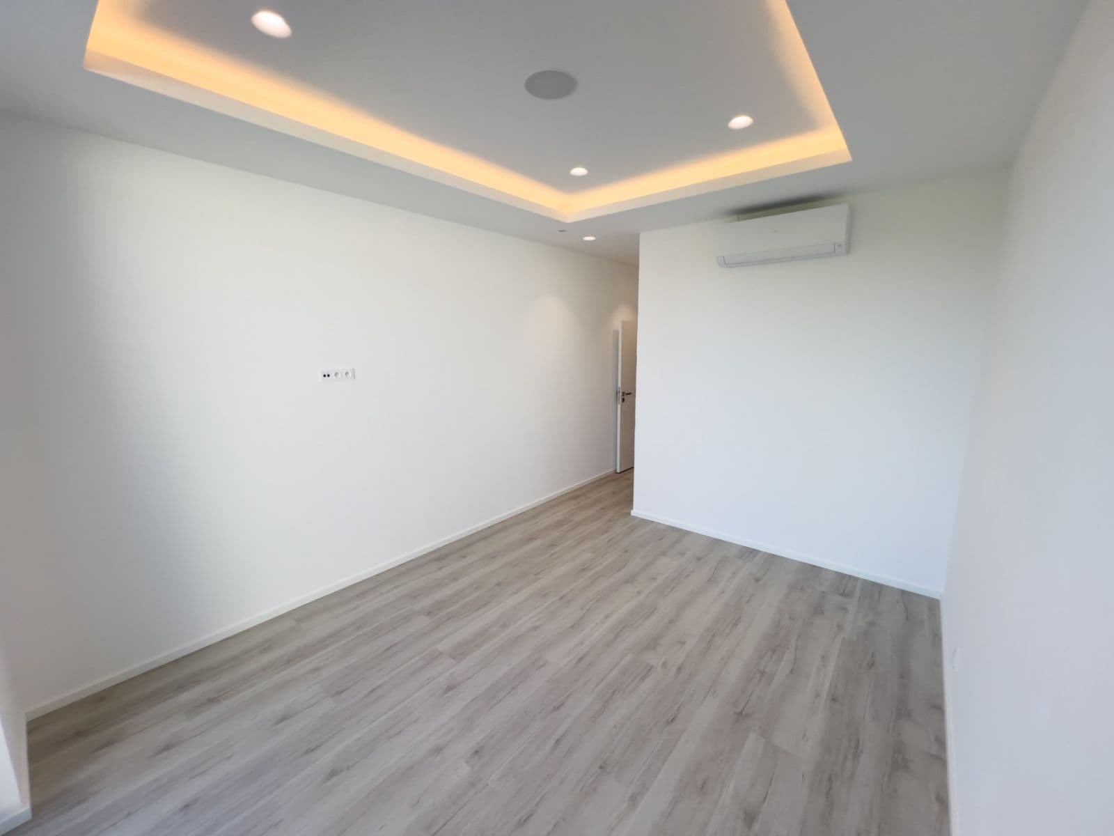 Predaj domu 280 m², pozemek 1.061 m², Oblouková, Všestary, Středočeský kraj Predaj domu 280 m², pozemek 1.061 m², Oblouková, Všestary, Středočeský kraj