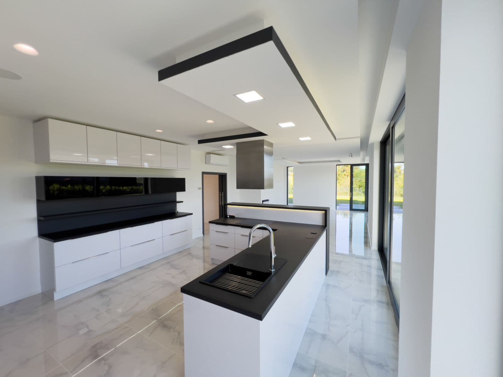 Predaj domu 280 m², pozemek 1.061 m², Oblouková, Všestary, Středočeský kraj Predaj domu 280 m², pozemek 1.061 m², Oblouková, Všestary, Středočeský kraj