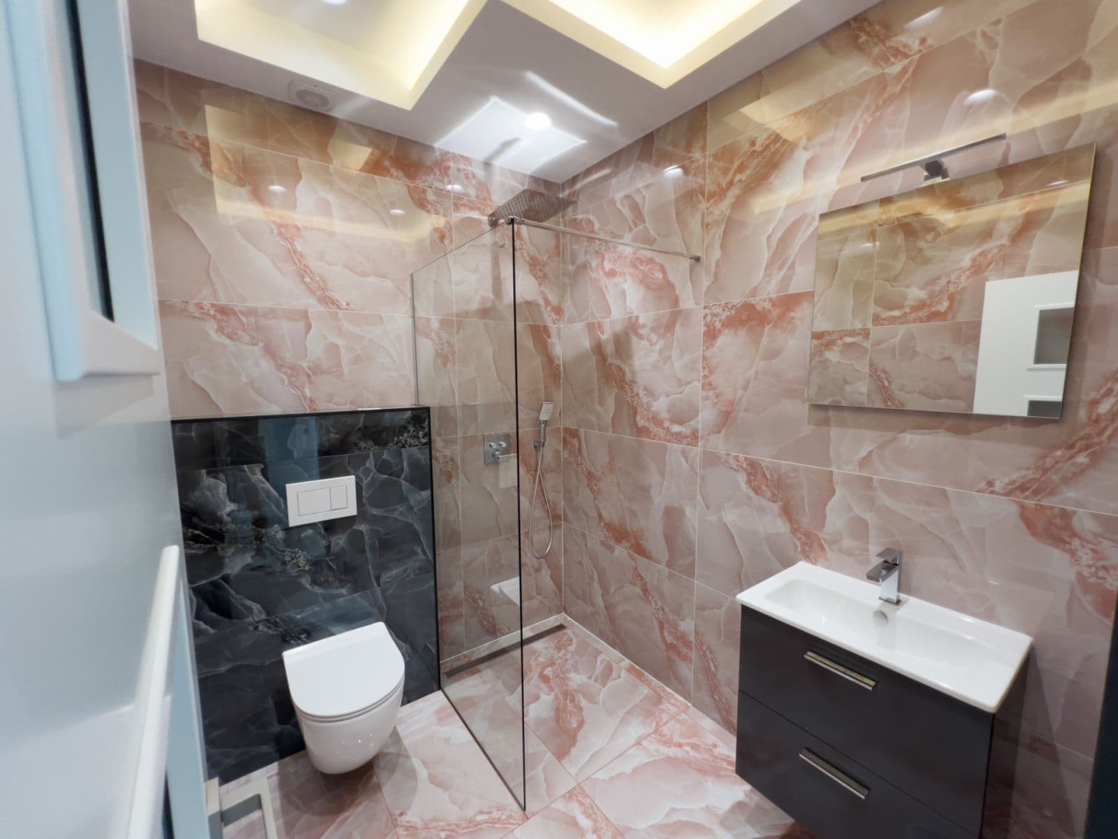 Predaj domu 280 m², pozemek 1.061 m², Oblouková, Všestary, Středočeský kraj Predaj domu 280 m², pozemek 1.061 m², Oblouková, Všestary, Středočeský kraj