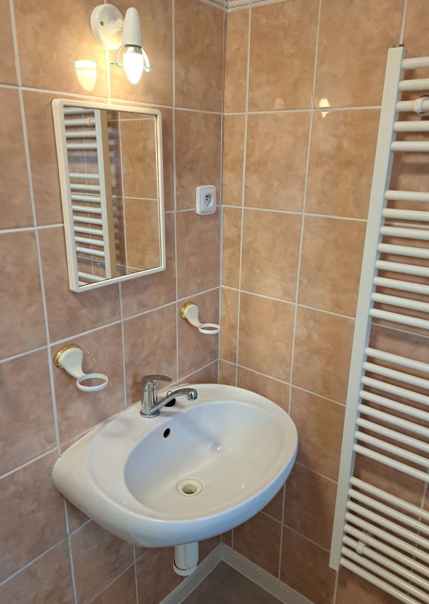 Prenájom domu 42 m², pozemek 300 m², Žitná, Hvozdná, Zlínský kraj Prenájom domu 42 m², pozemek 300 m², Žitná, Hvozdná, Zlínský kraj