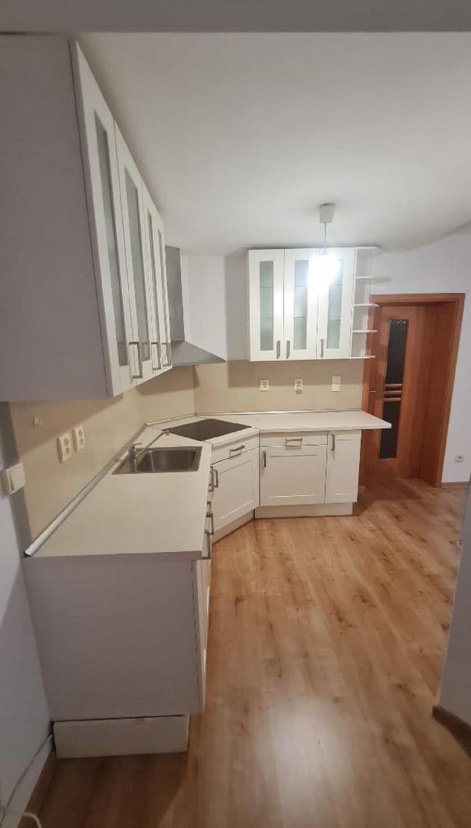 Prenájom domu 250 m², pozemok 200 m², Pod Viaduktem, Praha, Praha Prenájom domu 250 m², pozemok 200 m², Pod Viaduktem, Praha, Praha