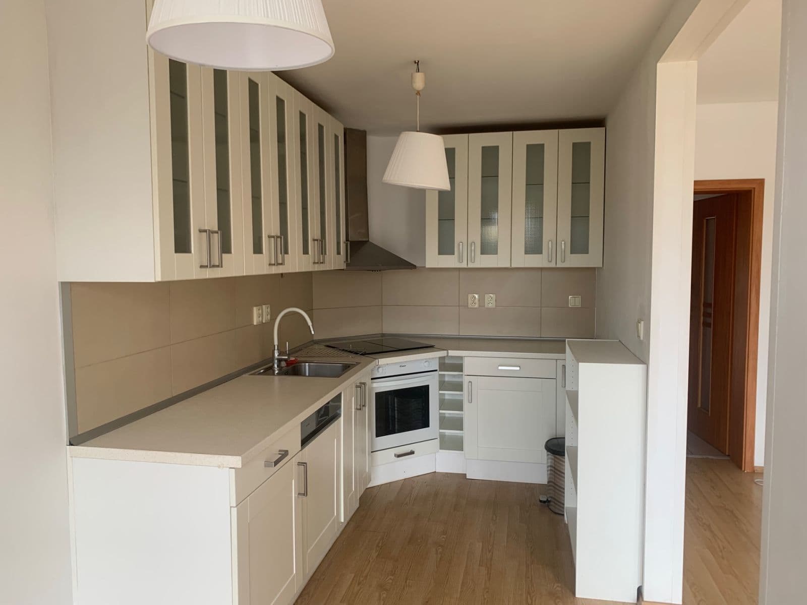 Prenájom domu 250 m², pozemok 200 m², Pod Viaduktem, Praha, Praha Prenájom domu 250 m², pozemok 200 m², Pod Viaduktem, Praha, Praha