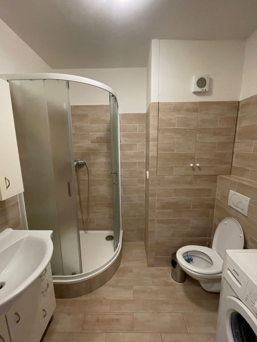 Prenájom bytu 2-izbový 42 m², Pujmanové, Praha, Praha Prenájom bytu 2-izbový 42 m², Pujmanové, Praha, Praha