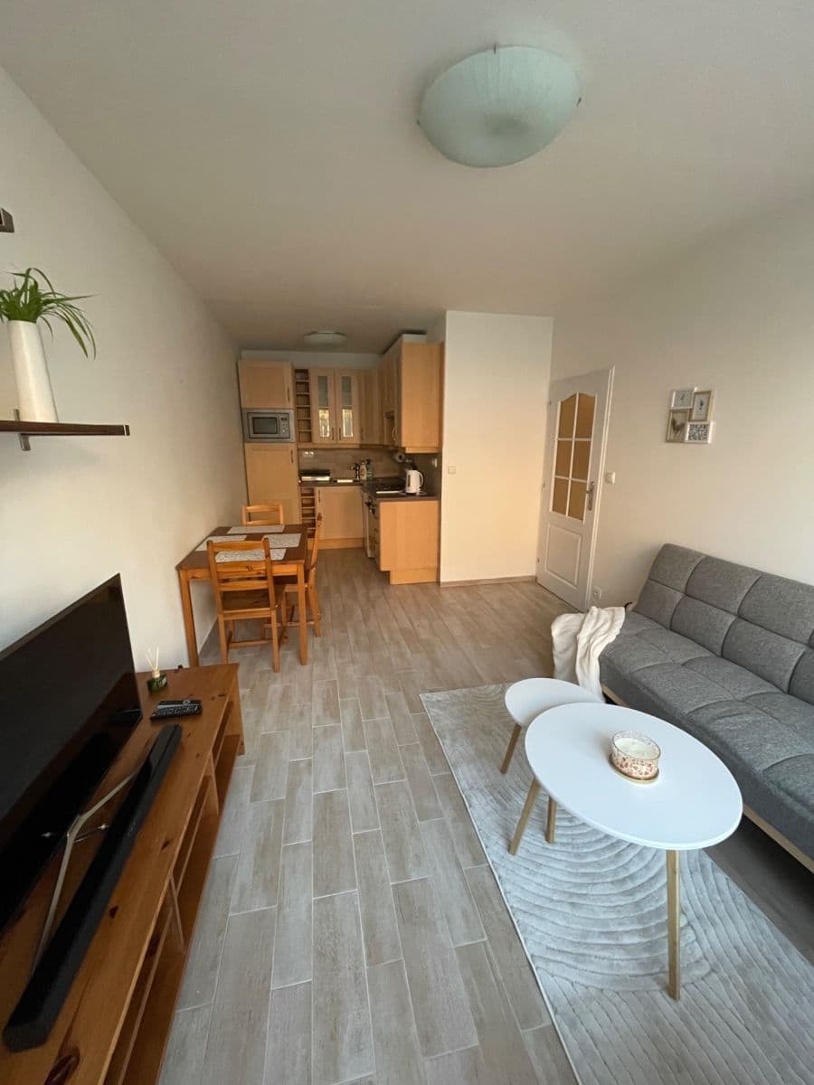Prenájom bytu 2-izbový 42 m², Pujmanové, Praha, Praha Prenájom bytu 2-izbový 42 m², Pujmanové, Praha, Praha