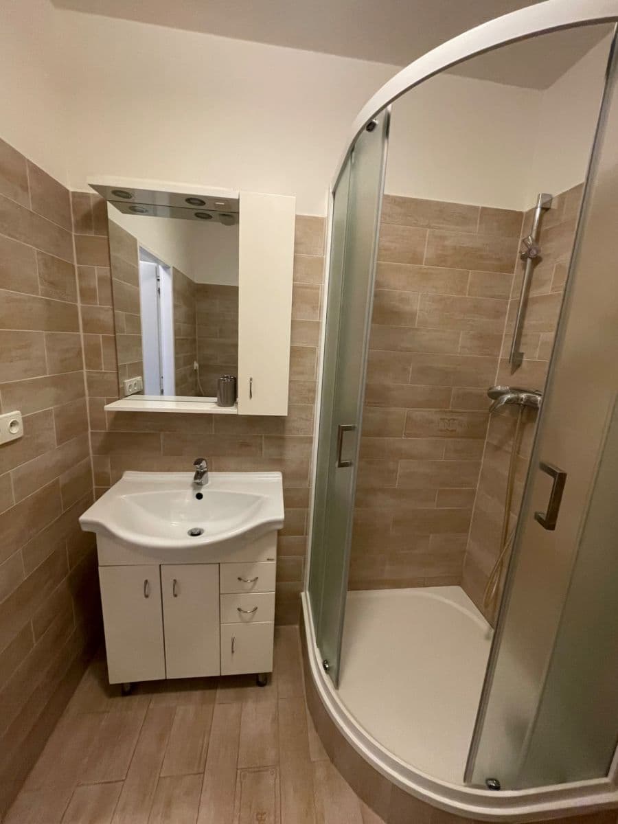 Prenájom bytu 2-izbový 42 m², Pujmanové, Praha, Praha Prenájom bytu 2-izbový 42 m², Pujmanové, Praha, Praha