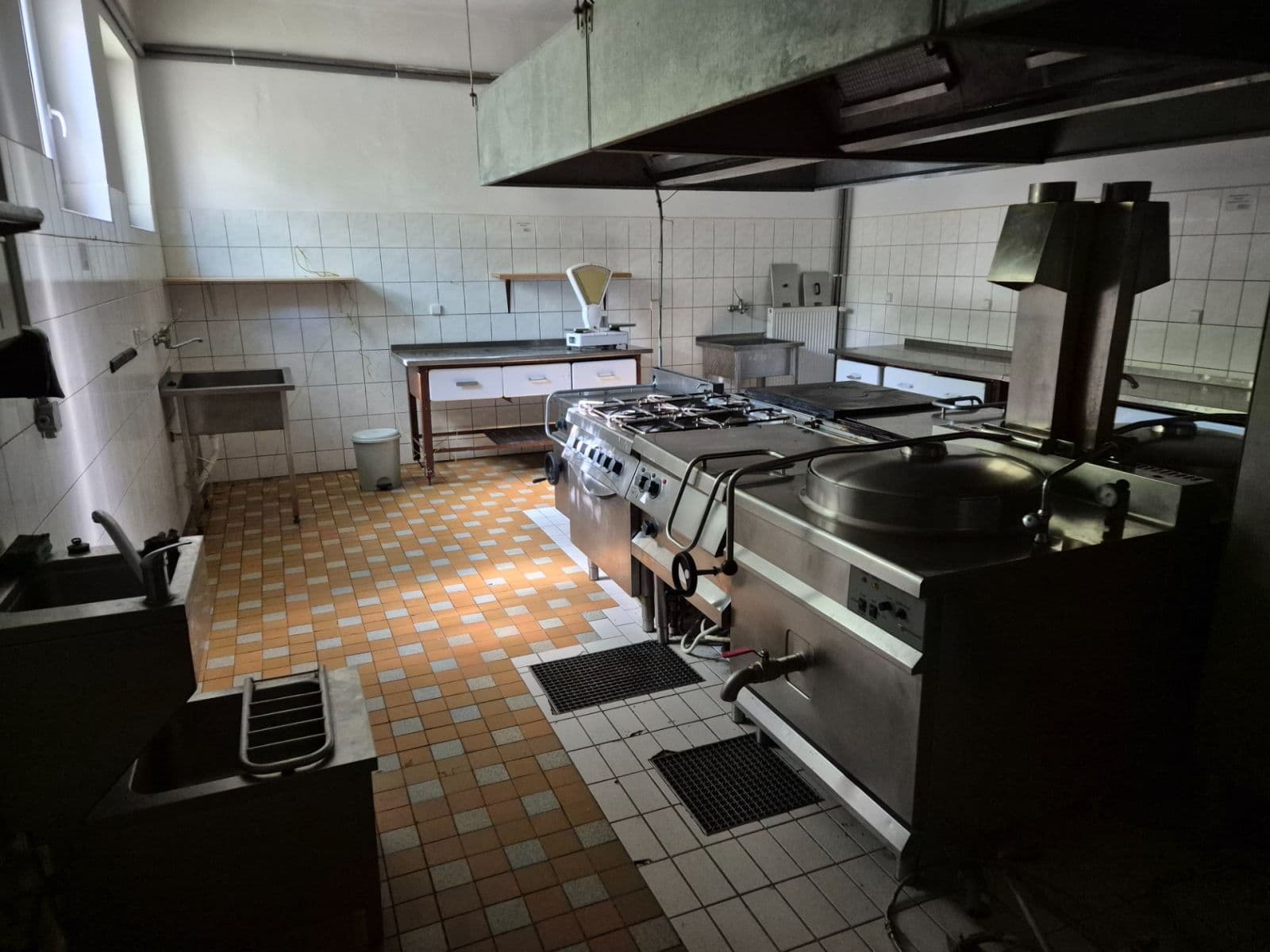 Predaj nebytového priestoru 450 m², Lomní, Trutnov, Královéhradecký kraj Predaj nebytového priestoru 450 m², Lomní, Trutnov, Královéhradecký kraj