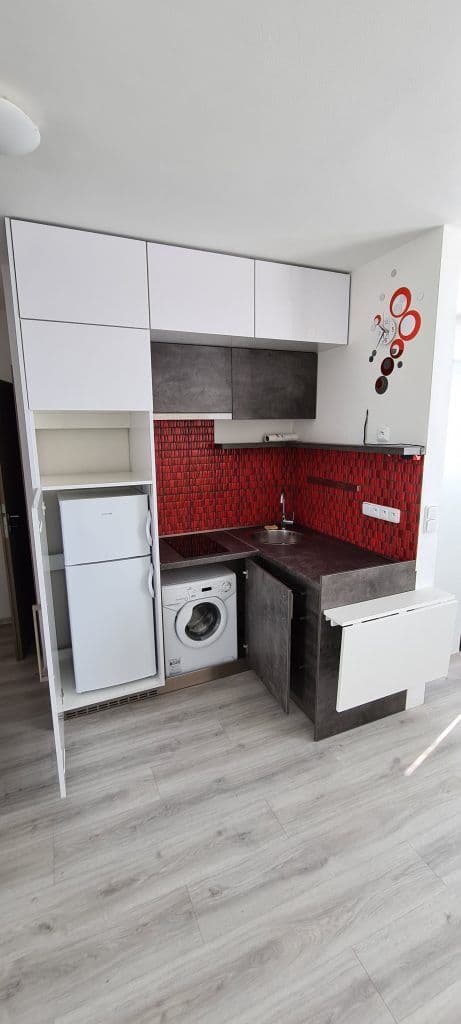 Prenájom bytu 1-izbový 35 m², Bílinská, Praha, Praha Prenájom bytu 1-izbový 35 m², Bílinská, Praha, Praha