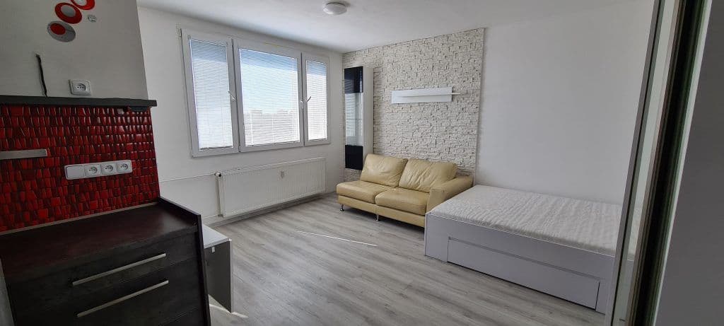 Prenájom bytu 1-izbový 35 m², Bílinská, Praha, Praha Prenájom bytu 1-izbový 35 m², Bílinská, Praha, Praha
