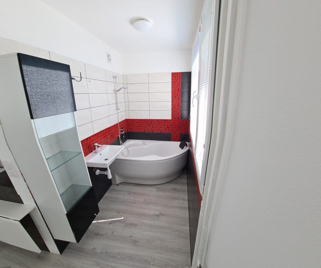 Prenájom bytu 1-izbový 35 m², Bílinská, Praha, Praha Prenájom bytu 1-izbový 35 m², Bílinská, Praha, Praha