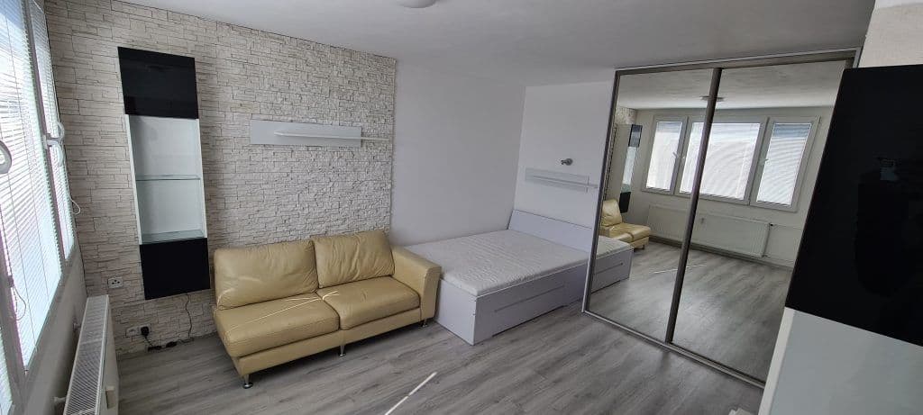 Prenájom bytu 1-izbový 35 m², Bílinská, Praha, Praha Prenájom bytu 1-izbový 35 m², Bílinská, Praha, Praha