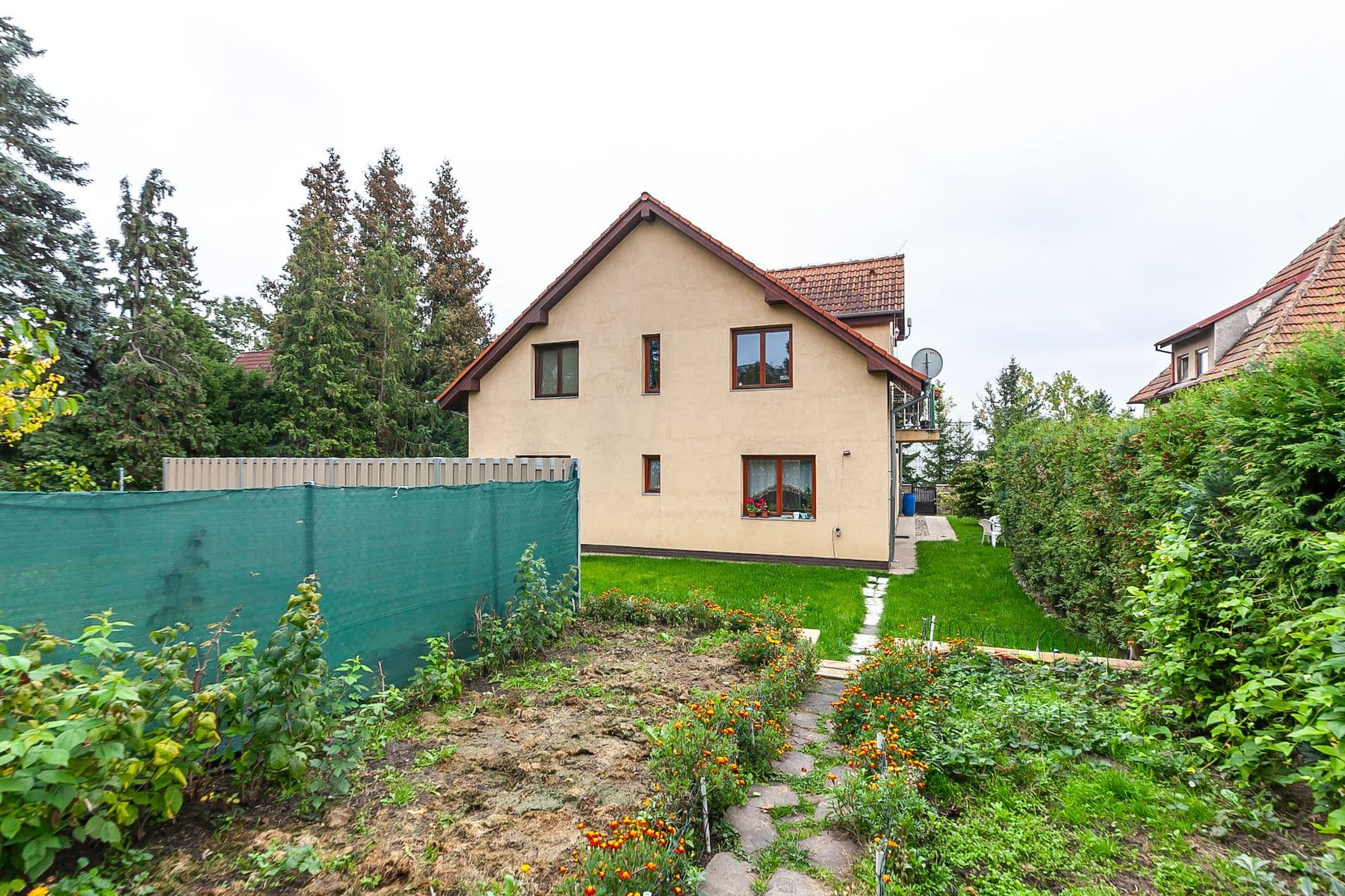 Predaj bytu 4-izbový 371 m², Palouky, Hostivice, Středočeský kraj Predaj bytu 4-izbový 371 m², Palouky, Hostivice, Středočeský kraj