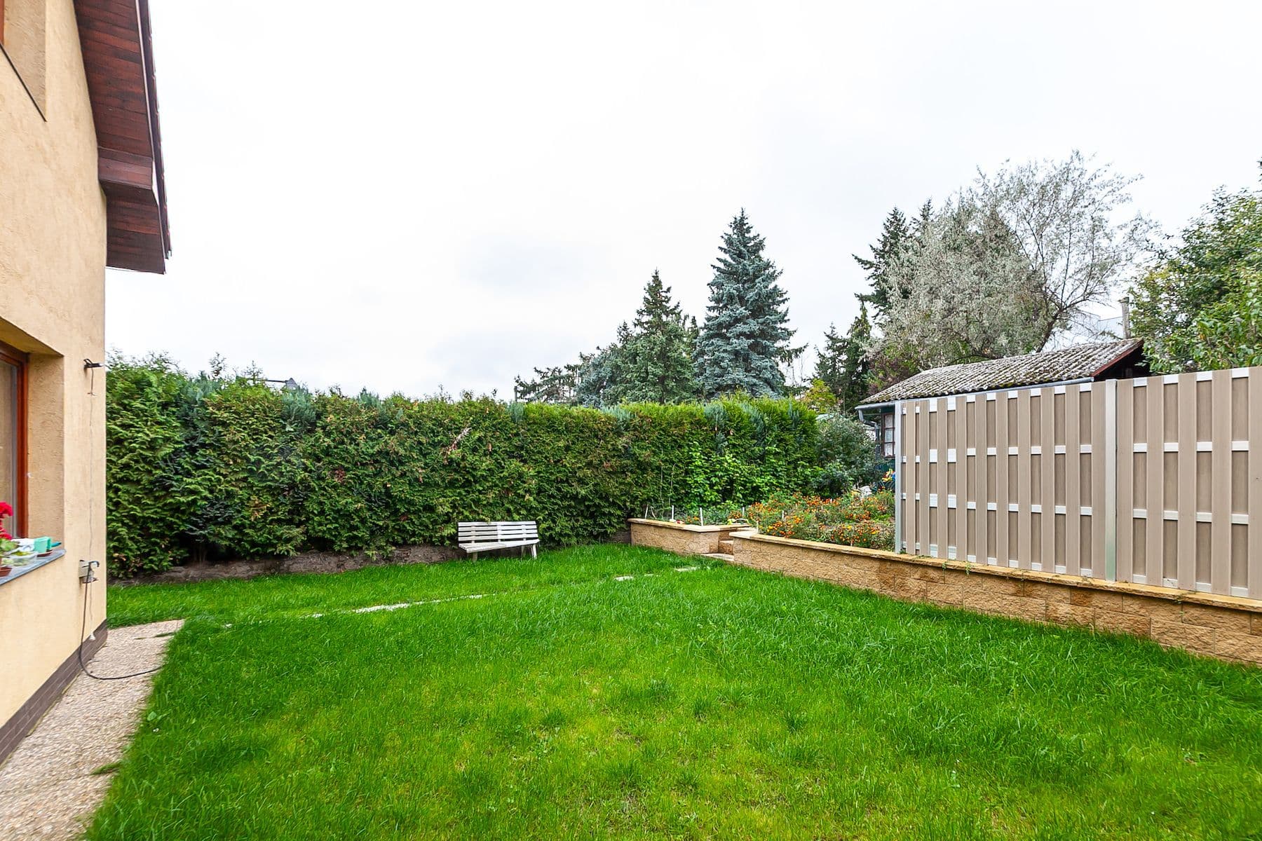 Predaj bytu 4-izbový 371 m², Palouky, Hostivice, Středočeský kraj Predaj bytu 4-izbový 371 m², Palouky, Hostivice, Středočeský kraj