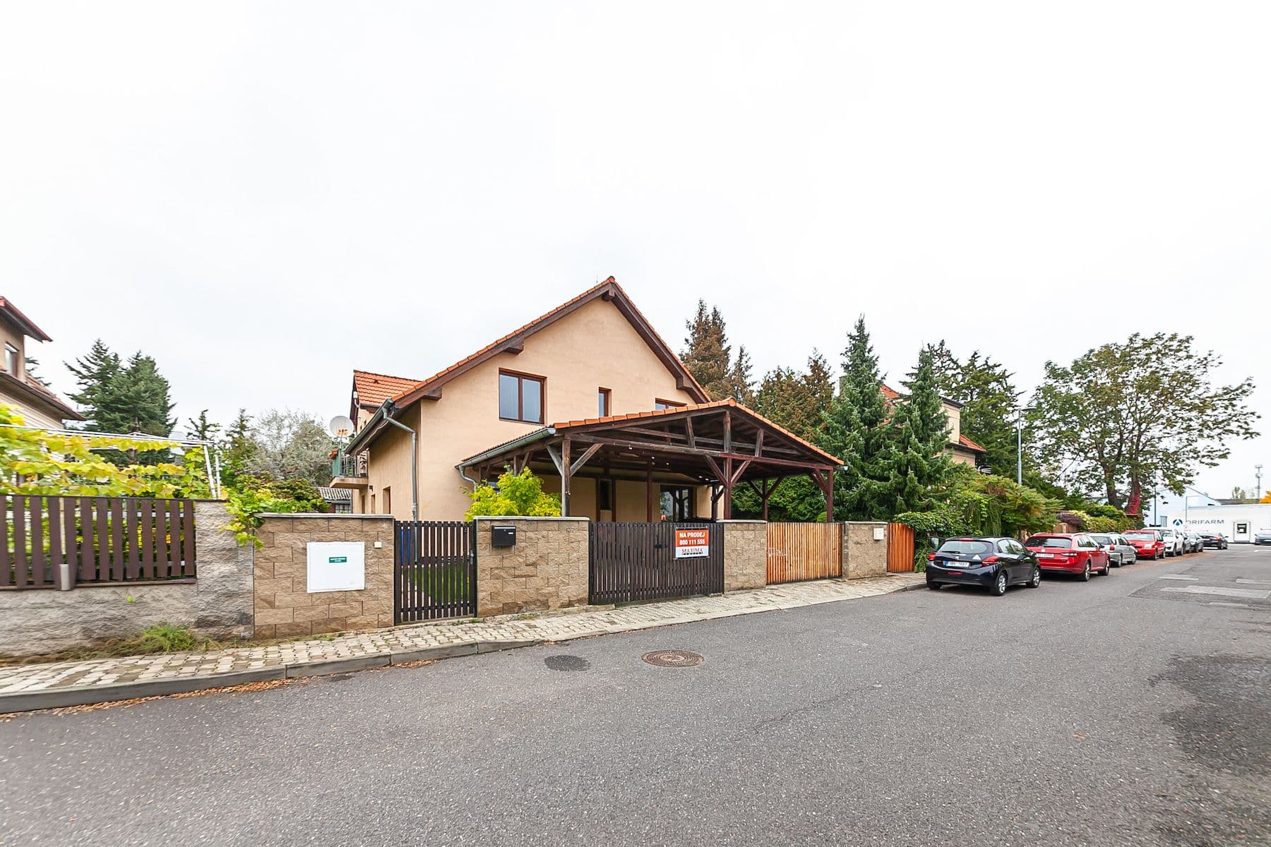 Predaj bytu 4-izbový 371 m², Palouky, Hostivice, Středočeský kraj Predaj bytu 4-izbový 371 m², Palouky, Hostivice, Středočeský kraj