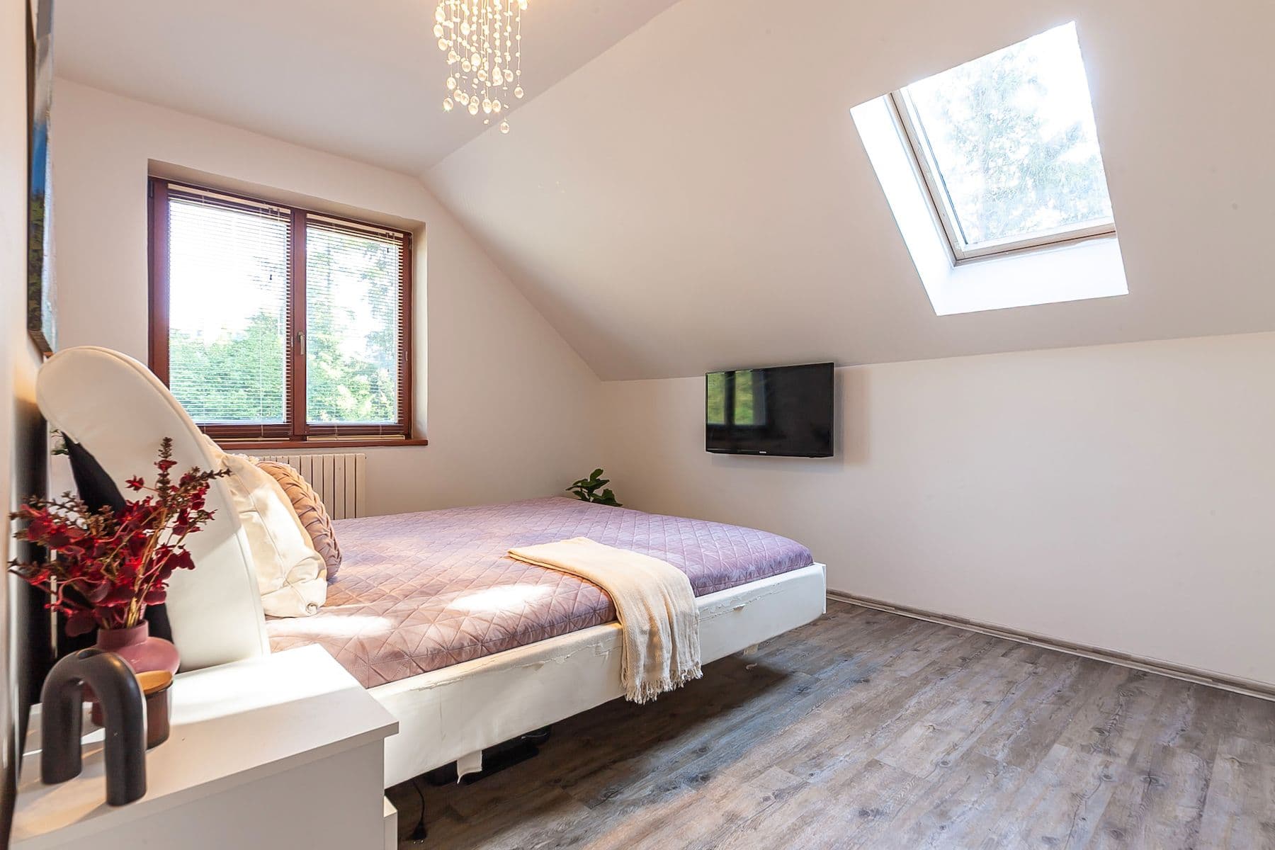 Predaj bytu 4-izbový 371 m², Palouky, Hostivice, Středočeský kraj Predaj bytu 4-izbový 371 m², Palouky, Hostivice, Středočeský kraj