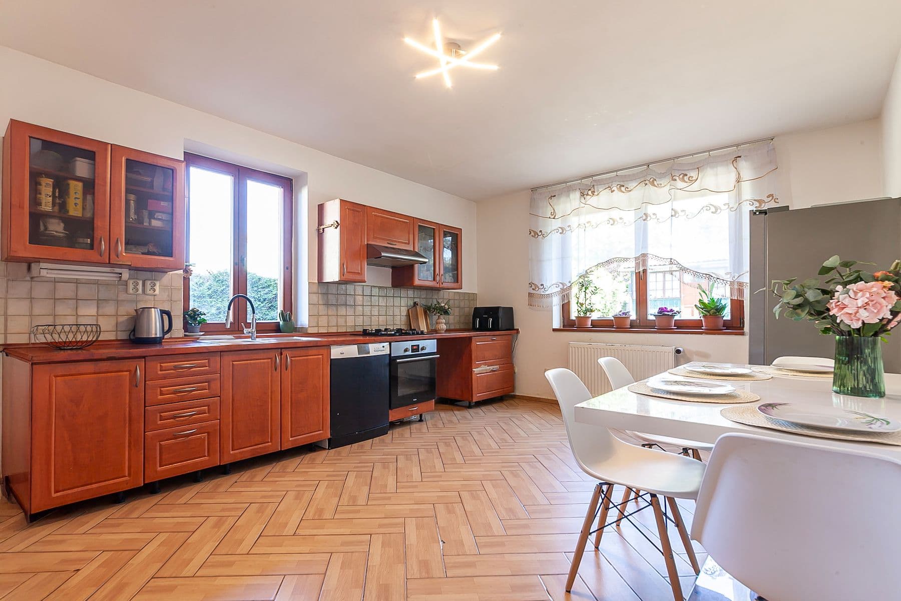 Predaj bytu 4-izbový 371 m², Palouky, Hostivice, Středočeský kraj Predaj bytu 4-izbový 371 m², Palouky, Hostivice, Středočeský kraj