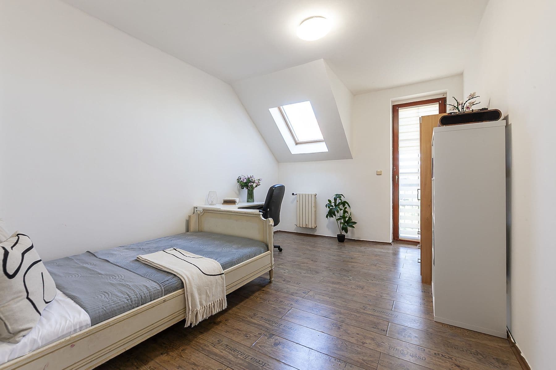 Predaj bytu 4-izbový 371 m², Palouky, Hostivice, Středočeský kraj Predaj bytu 4-izbový 371 m², Palouky, Hostivice, Středočeský kraj