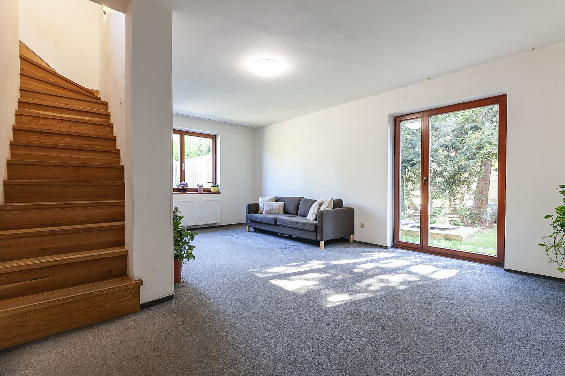 Predaj bytu 4-izbový 371 m², Palouky, Hostivice, Středočeský kraj Predaj bytu 4-izbový 371 m², Palouky, Hostivice, Středočeský kraj