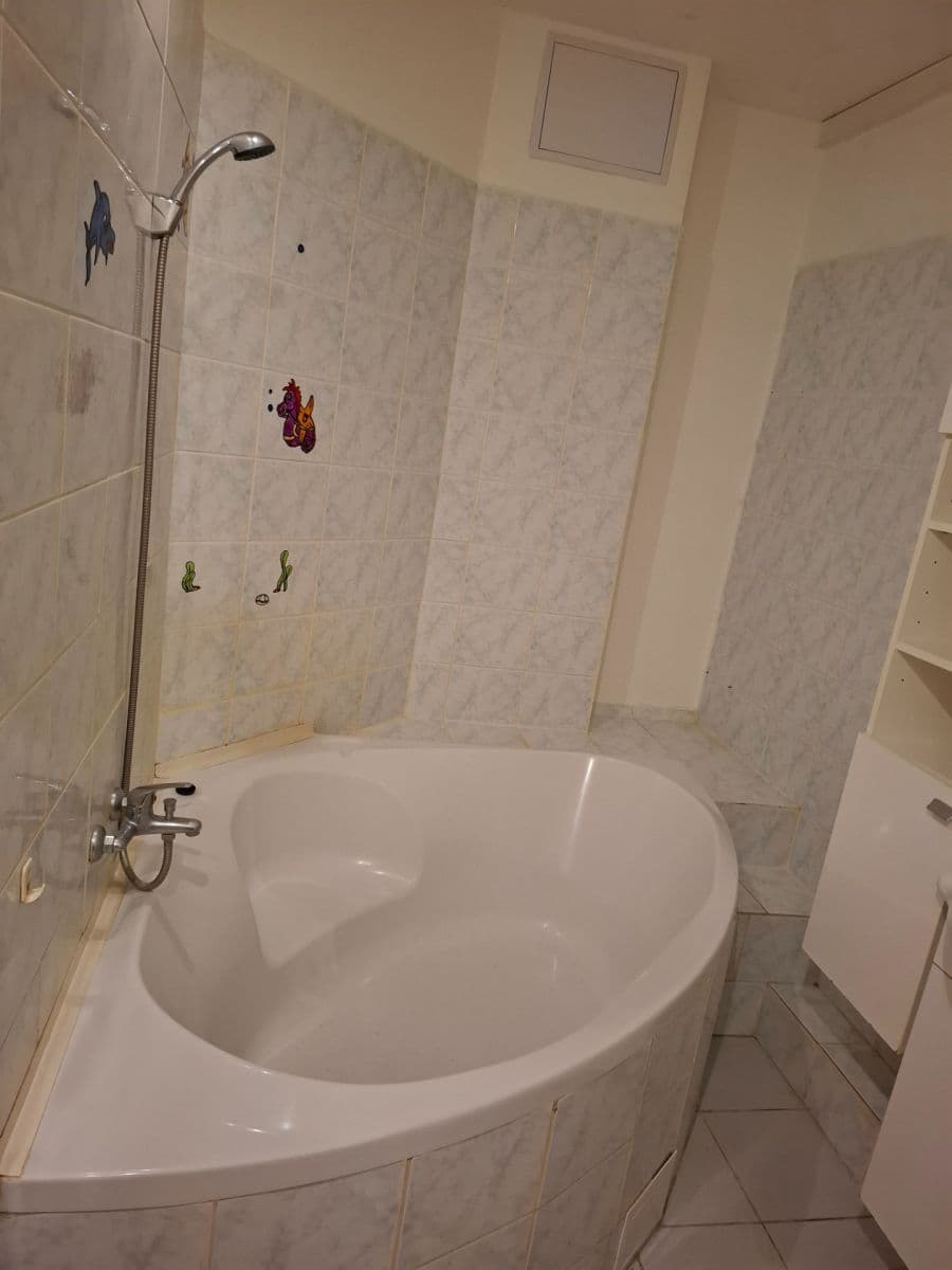 Predaj bytu 2-izbový 50 m², Lipová, Český Krumlov, Jihočeský kraj Predaj bytu 2-izbový 50 m², Lipová, Český Krumlov, Jihočeský kraj