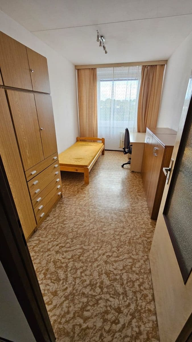 Prenájom bytu 3-izbový 80 m², Generála Janouška, Praha, Praha Prenájom bytu 3-izbový 80 m², Generála Janouška, Praha, Praha