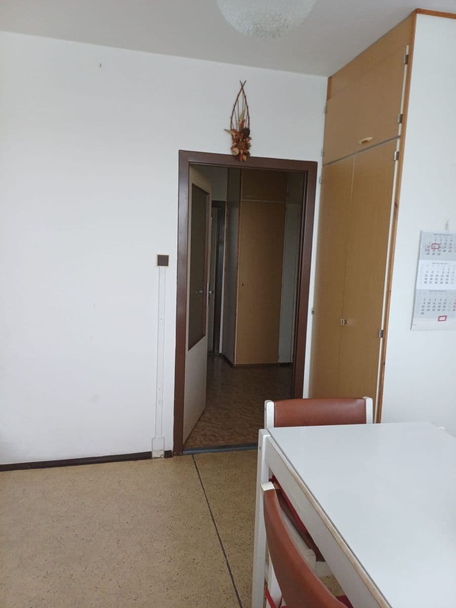 Prenájom bytu 3-izbový 80 m², Generála Janouška, Praha, Praha Prenájom bytu 3-izbový 80 m², Generála Janouška, Praha, Praha