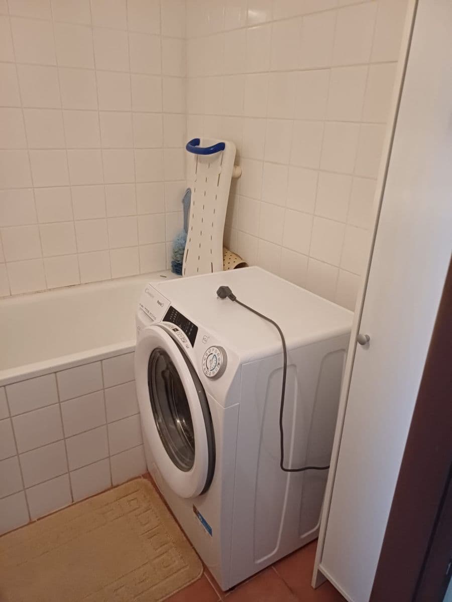 Prenájom bytu 3-izbový 80 m², Generála Janouška, Praha, Praha Prenájom bytu 3-izbový 80 m², Generála Janouška, Praha, Praha