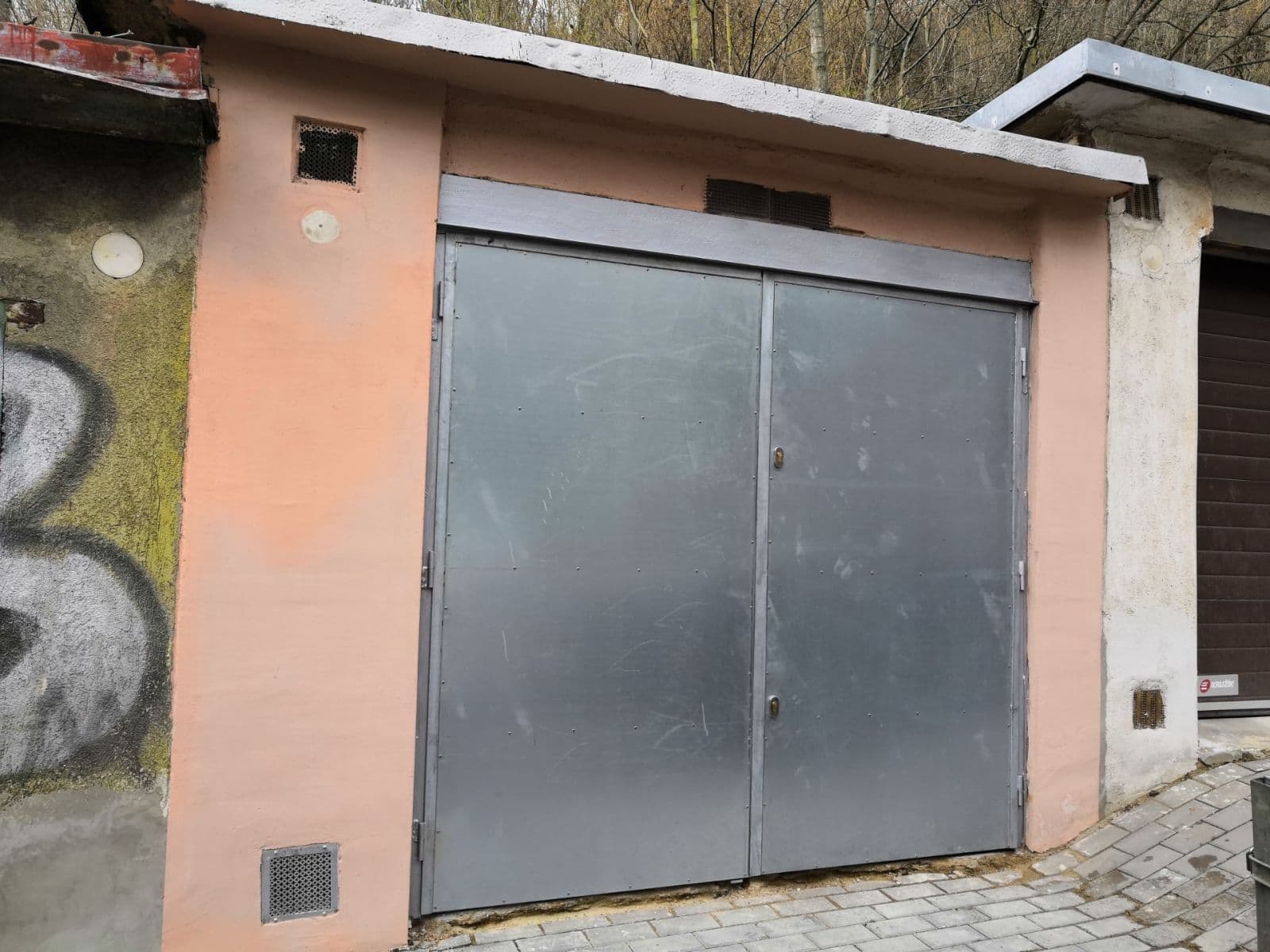 Prenájom garáže 17 m², Zeleného, Brno, Jihomoravský kraj Prenájom garáže 17 m², Zeleného, Brno, Jihomoravský kraj