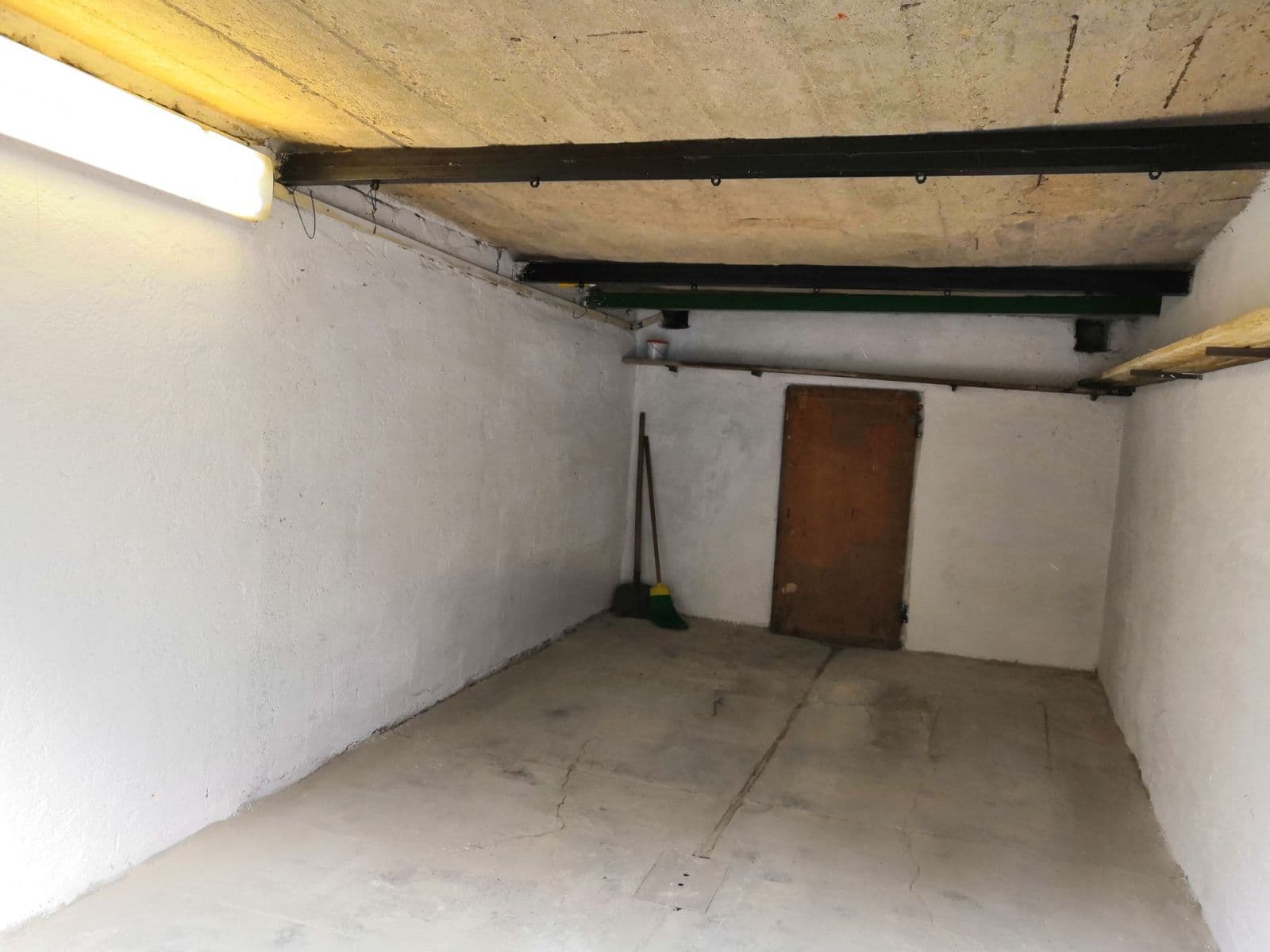 Prenájom garáže 17 m², Zeleného, Brno, Jihomoravský kraj Prenájom garáže 17 m², Zeleného, Brno, Jihomoravský kraj