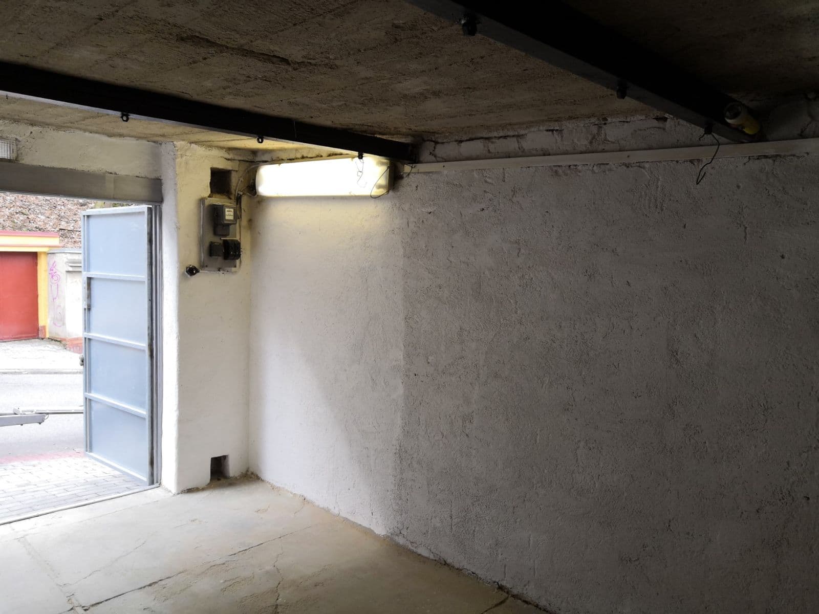Prenájom garáže 17 m², Zeleného, Brno, Jihomoravský kraj Prenájom garáže 17 m², Zeleného, Brno, Jihomoravský kraj