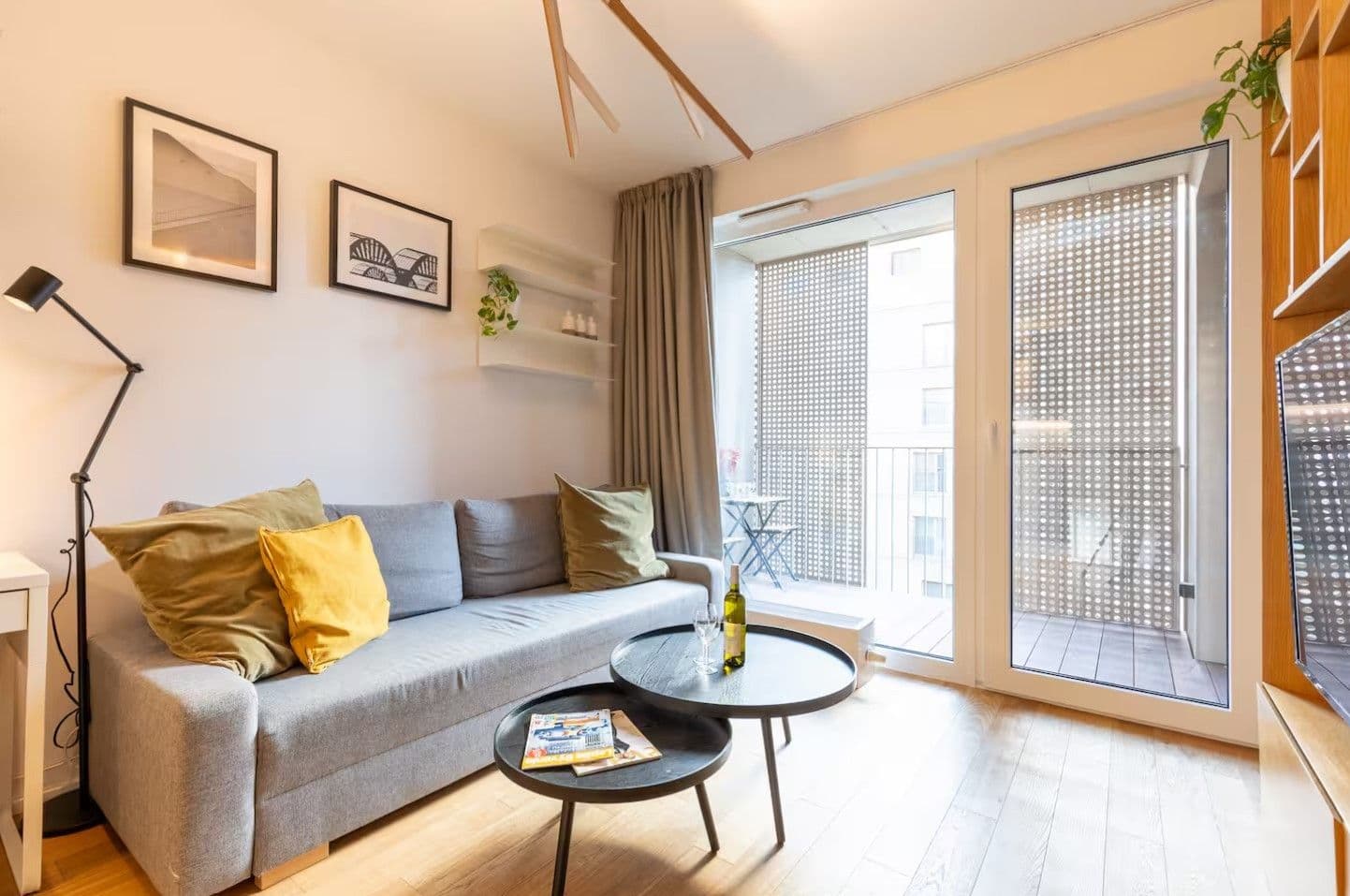 Prenájom bytu 2-izbový 42 m², Nové Mesto, Bratislavský kraj Prenájom bytu 2-izbový 42 m², Nové Mesto, Bratislavský kraj