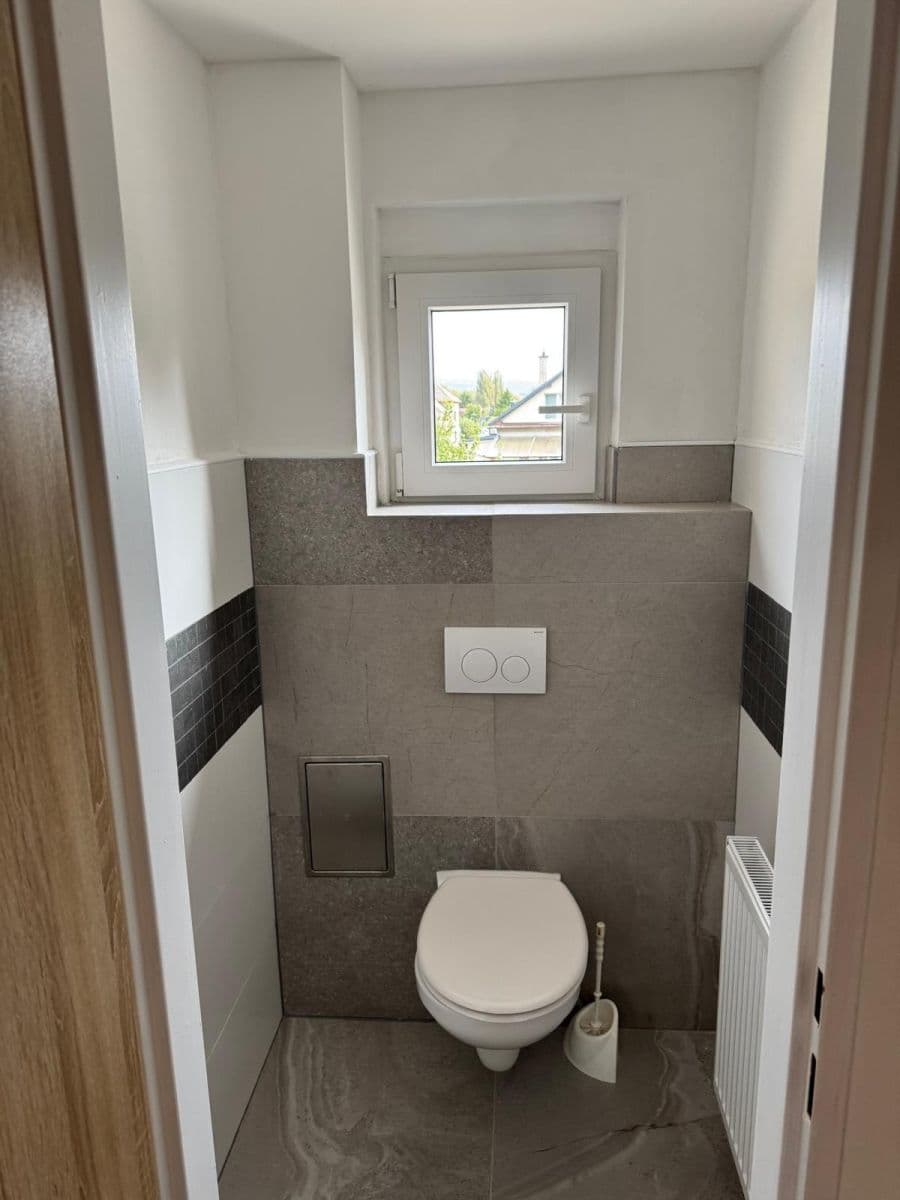 Prenájom bytu 2-izbový 55 m², U Jeslí, Lanškroun, Pardubický kraj Prenájom bytu 2-izbový 55 m², U Jeslí, Lanškroun, Pardubický kraj