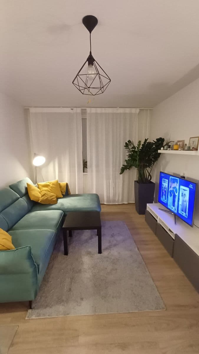 Prenájom bytu 2-izbový 43 m², Luhovská, Praha, Praha Prenájom bytu 2-izbový 43 m², Luhovská, Praha, Praha