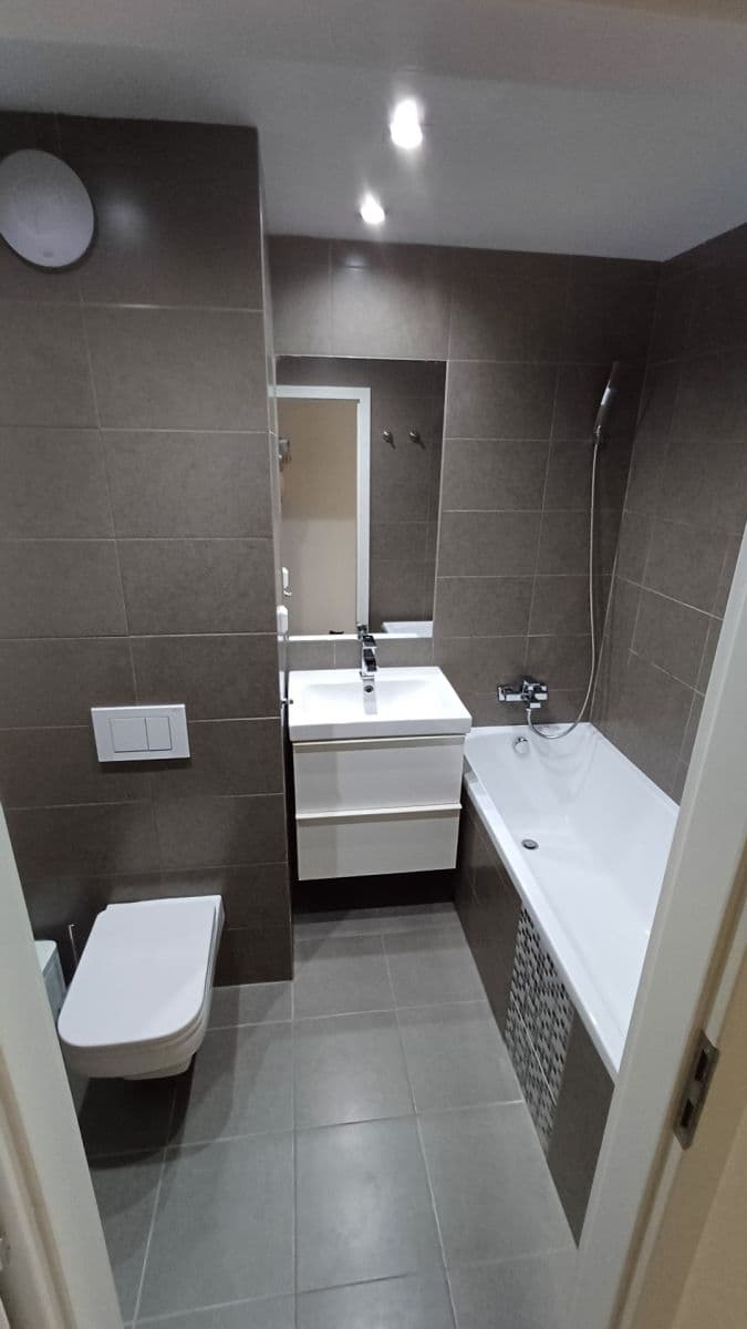 Prenájom bytu 2-izbový 43 m², Luhovská, Praha, Praha Prenájom bytu 2-izbový 43 m², Luhovská, Praha, Praha