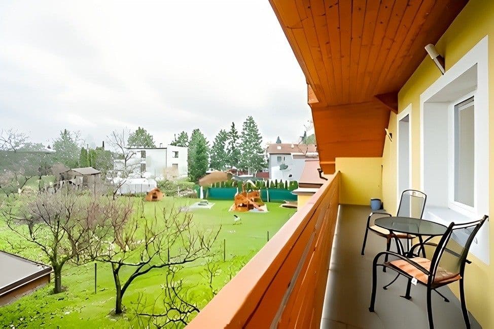 Prenájom bytu 4-izbový 130 m², Na Slavíkově, Praha, Praha Prenájom bytu 4-izbový 130 m², Na Slavíkově, Praha, Praha