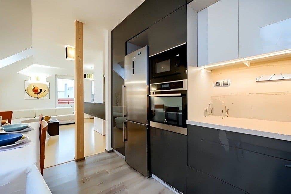 Prenájom bytu 4-izbový 130 m², Na Slavíkově, Praha, Praha Prenájom bytu 4-izbový 130 m², Na Slavíkově, Praha, Praha