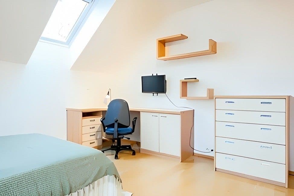 Prenájom bytu 4-izbový 130 m², Na Slavíkově, Praha, Praha Prenájom bytu 4-izbový 130 m², Na Slavíkově, Praha, Praha