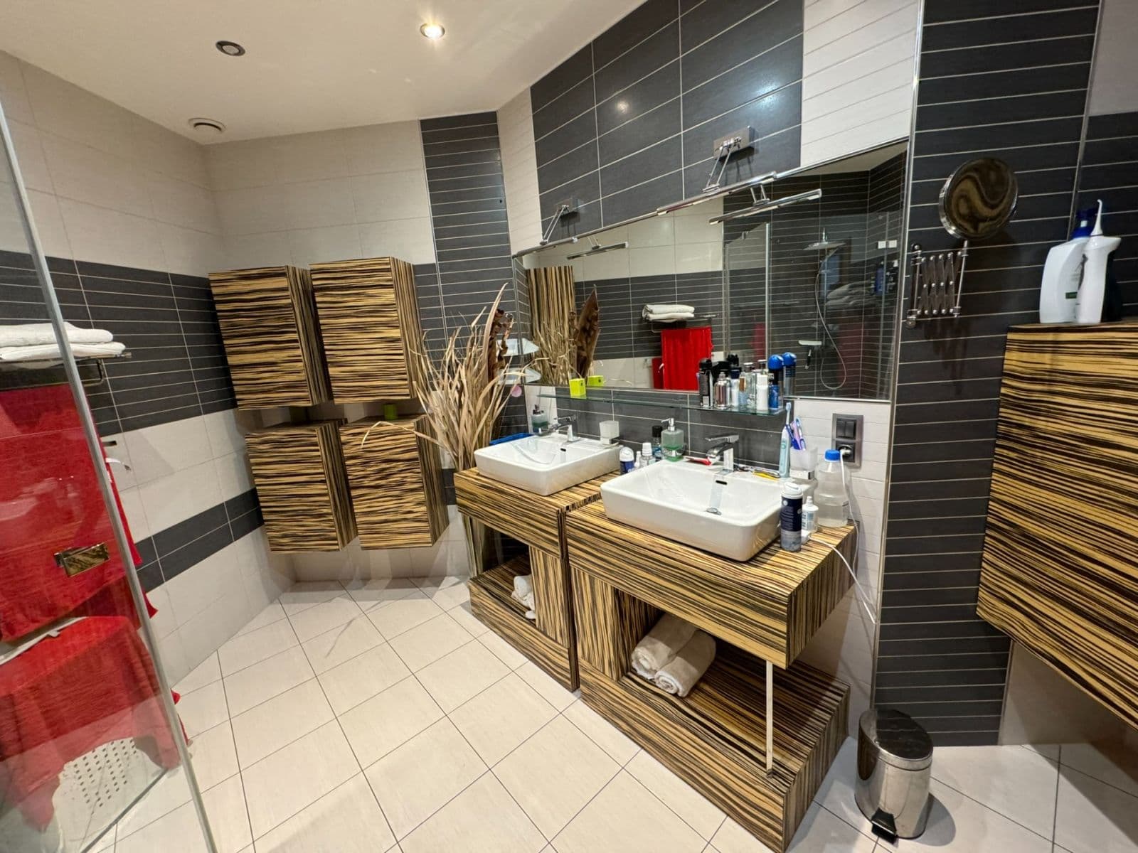 Prenájom bytu 4-izbový 130 m², Na Slavíkově, Praha, Praha Prenájom bytu 4-izbový 130 m², Na Slavíkově, Praha, Praha